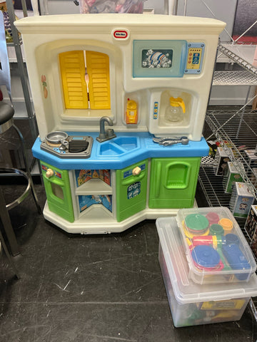 Toy/Kitchen