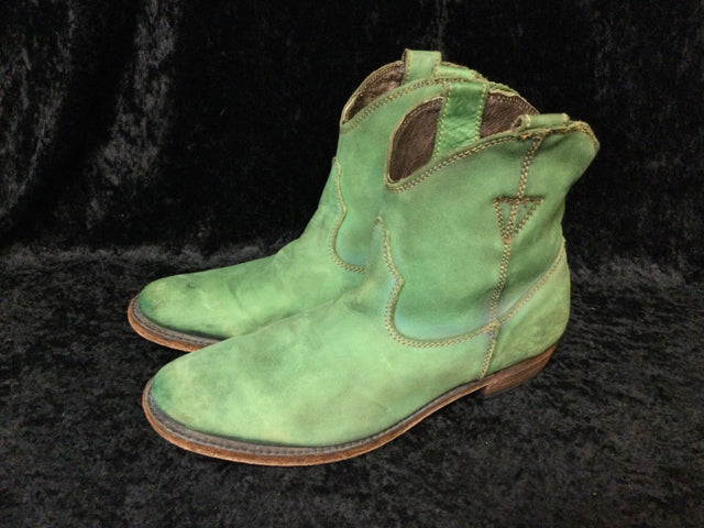 8 Boots